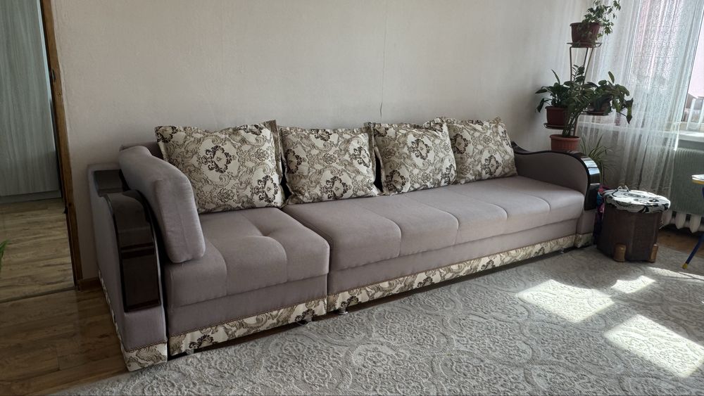 Продам Диван б/у