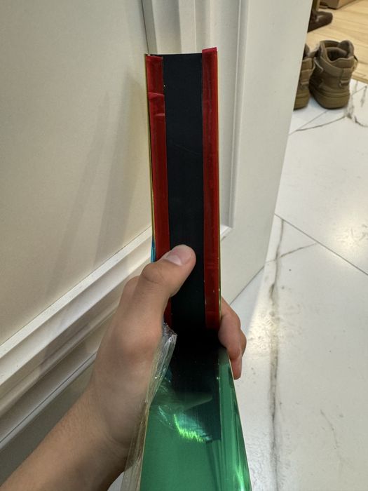 Лента самоклейка для стен