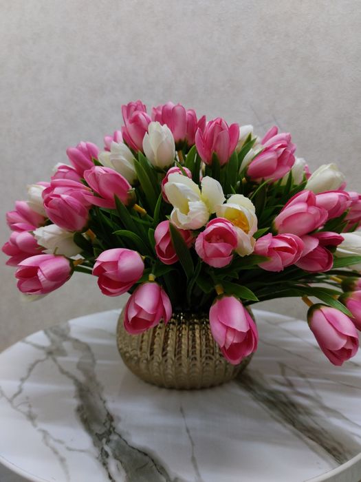 Сифатли лолалар компазицияси