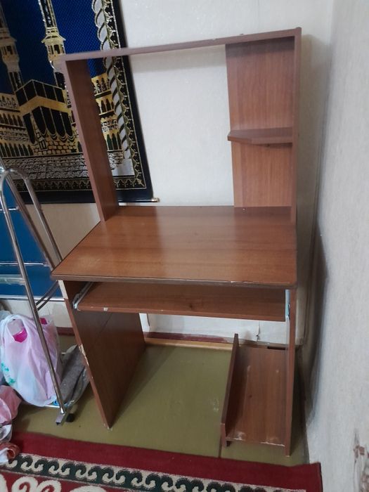 Отдам даром! Стол компьютерный!