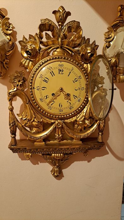 Ceas cu pendul de perete vechi