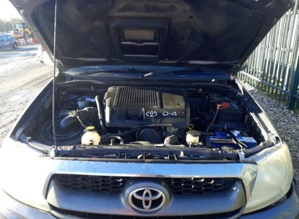 Dezmembrez Toyota Hilux 3.0 Manuala 2006-2012