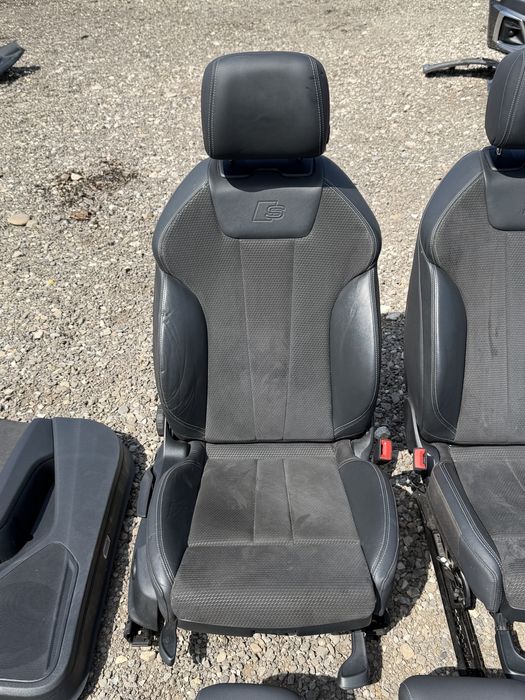 Interior piele / alcantara Audi A5 8W : Scaune / Banchete / Fete usi