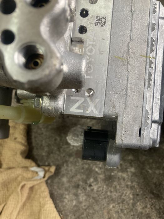 Toyota Rav 4 XA50 2.5i Hybrid 2020 година ABS Помпа