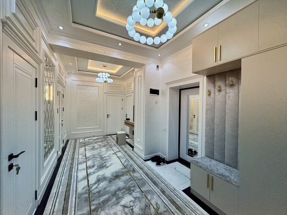 4х комнатная квартира, на 1 этаже. Рудакий.