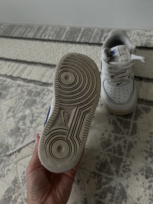 Продам детские кроссовки Nike