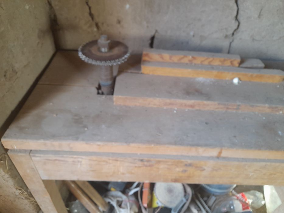 Станок сотилади. 2 та