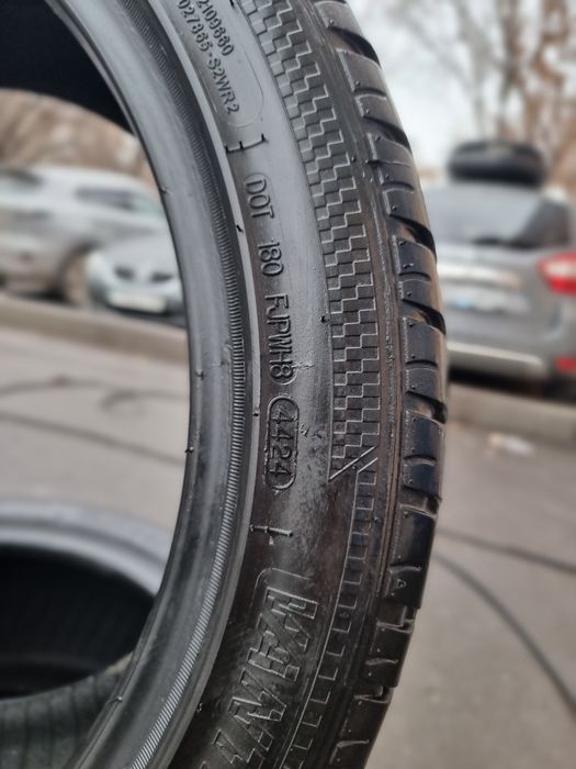 Продам комплект 235/45/18