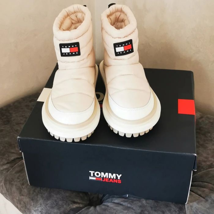 Продам дутики Tommy Jeans 36 размер