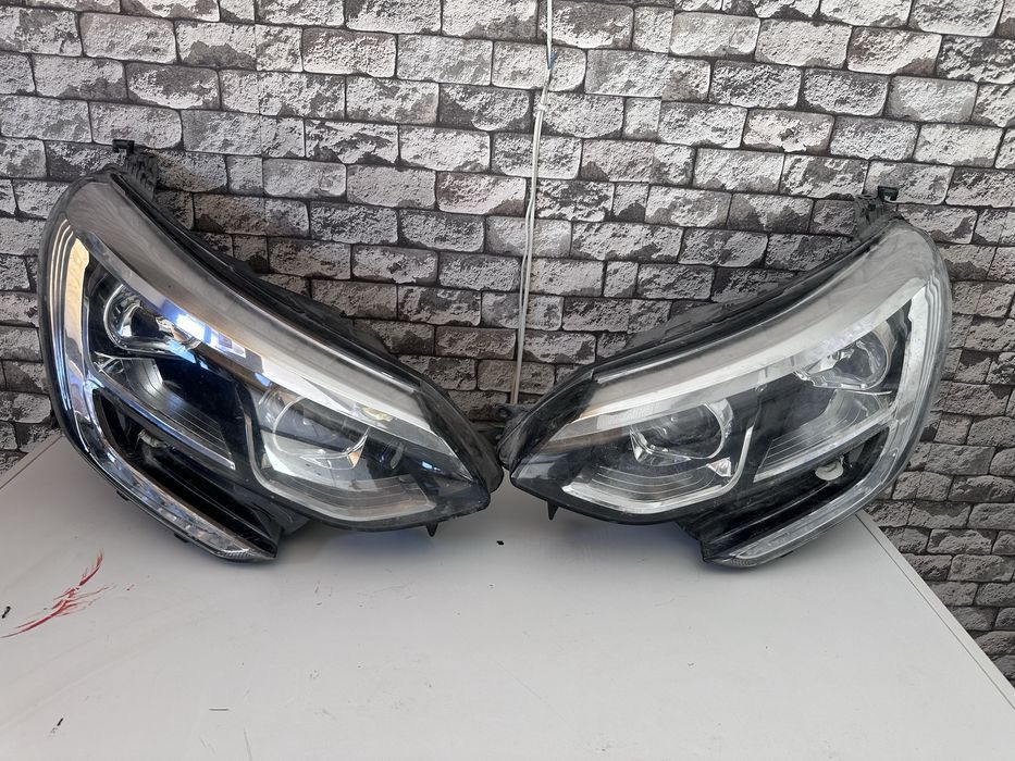 Far stanga Far dreapta Renault Megane 4