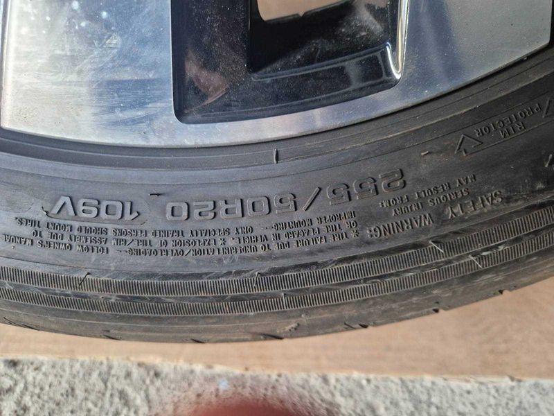 4 броя гуми Goodyear  R20 255/50/
DOT 4019