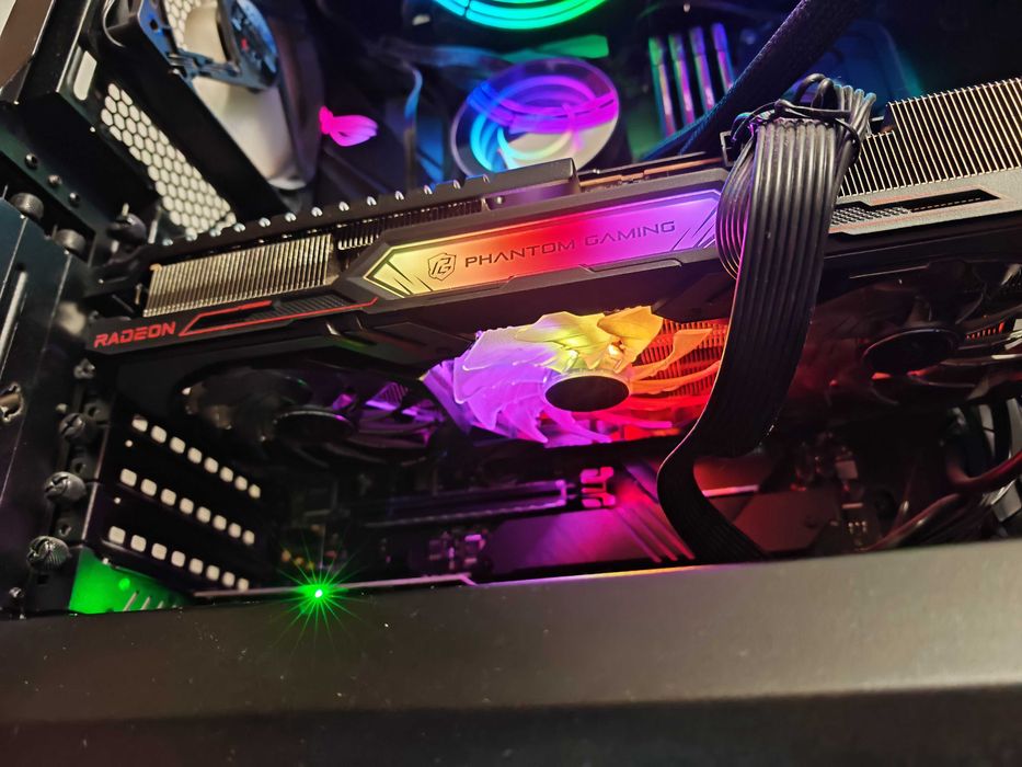 Placa video AMD Radeon RX 6700 XT