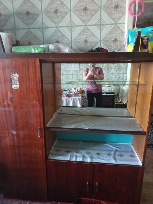 Продам сервант дешёво