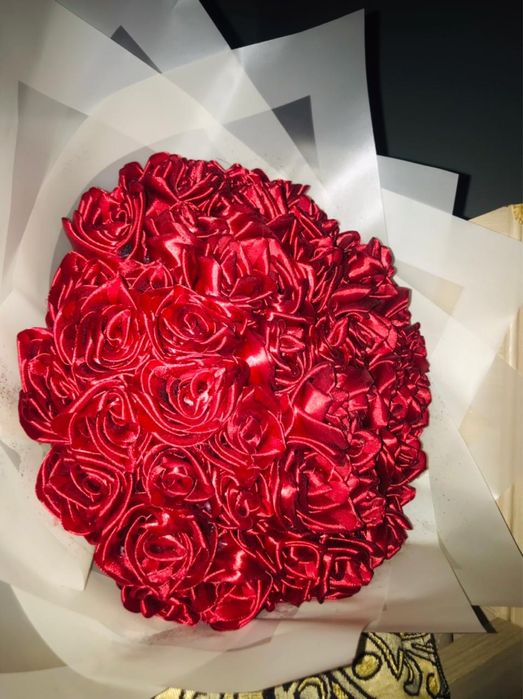 Продам цветы из атласных ленты