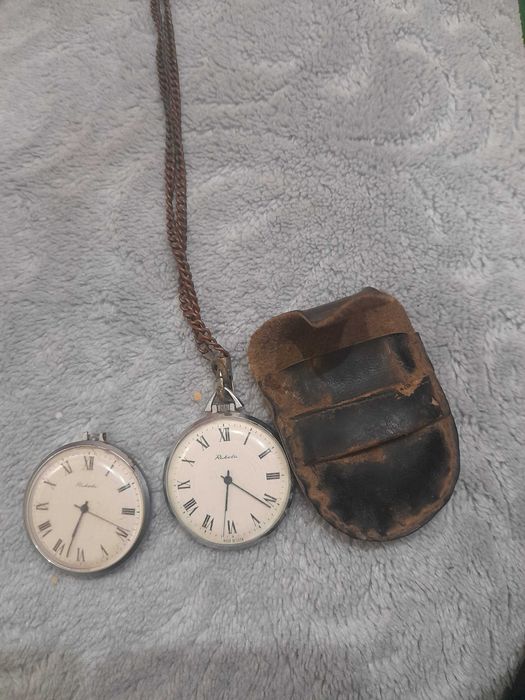 Продавам джобен часовник на марка ракета