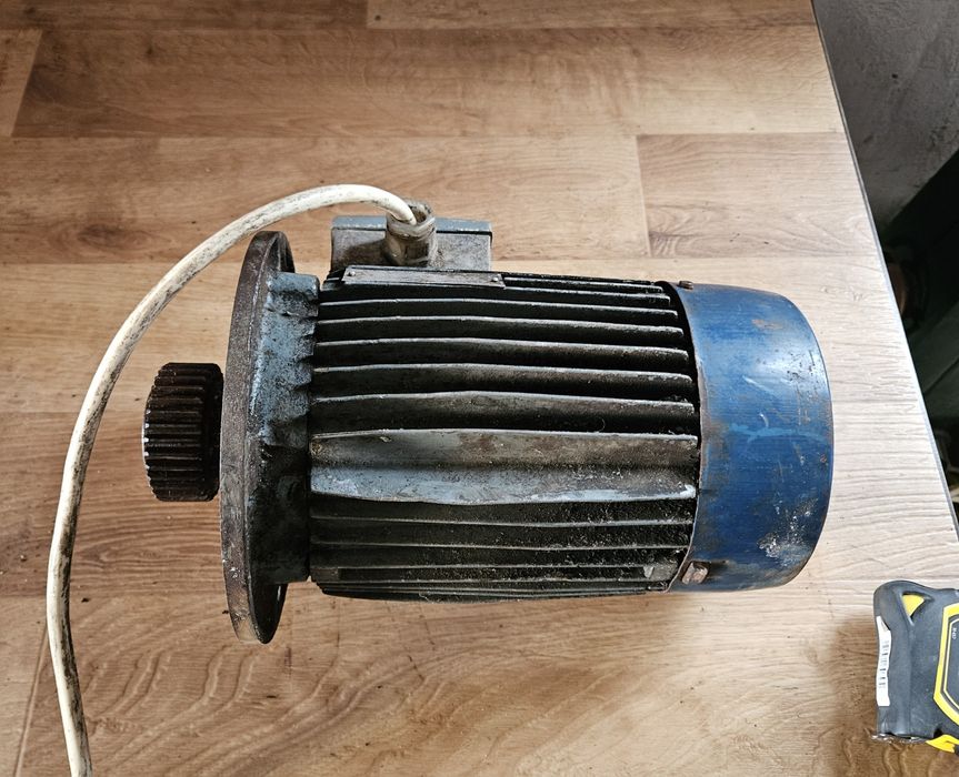 Електромотор 1 брой