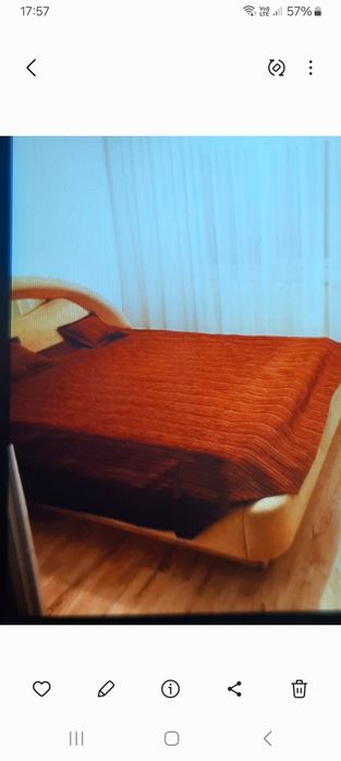 Apartament  cu trei camere de vânzare în Gaesti.