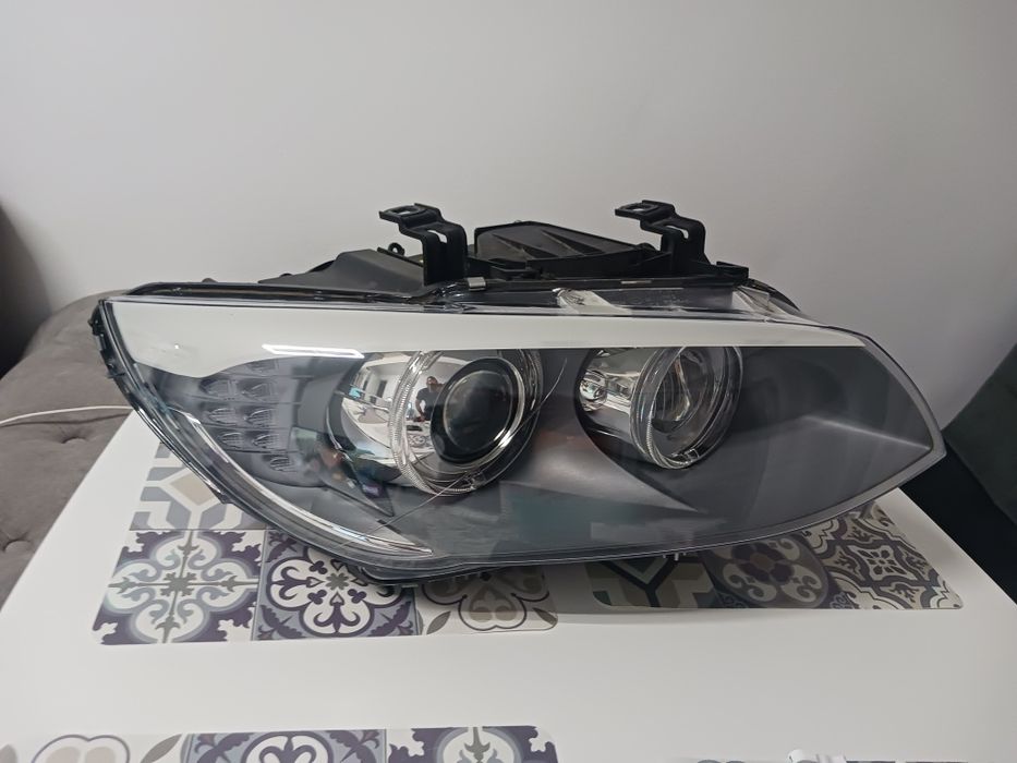 Far dreapta bmw e92 e93 lci bixenon adaptiv Europa