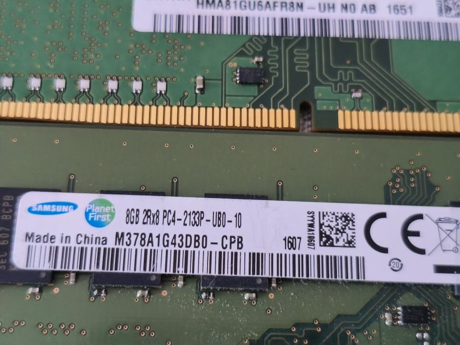 Vind colecția de iPhone se da numai totul nu separat