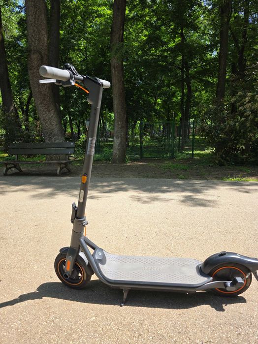 Trotineta Electrica Ninebot F65 dimensiune roti 10 inch ,Autonomie max 65 km