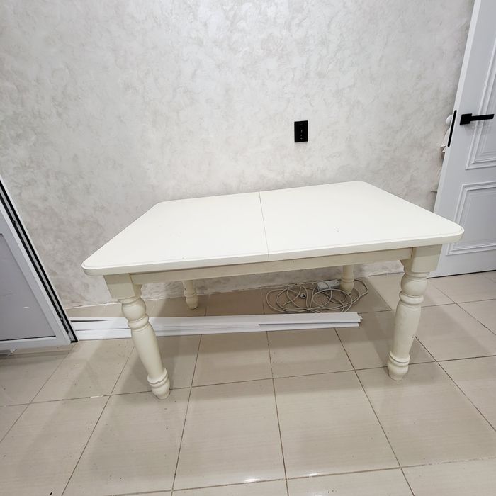 Стол в хорошем состояний