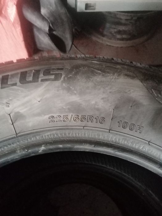 Продам  резину  липучка 16