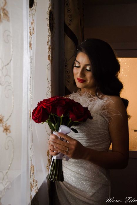 Vând rochie superbă, pentru cununia civilă dar și pentru mirese