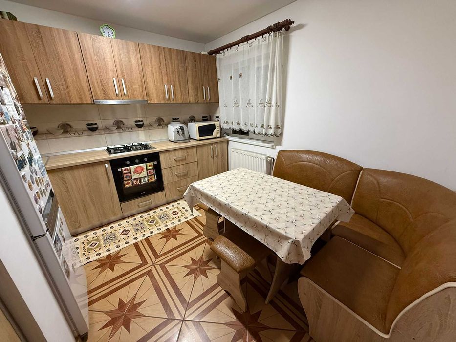 De vânzare casa + afacere activă (magazin alimentar) în Iojib, SM