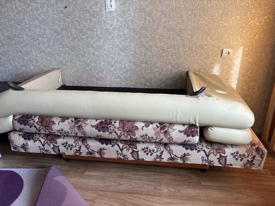 Отдам бесплатно диван раскладной
