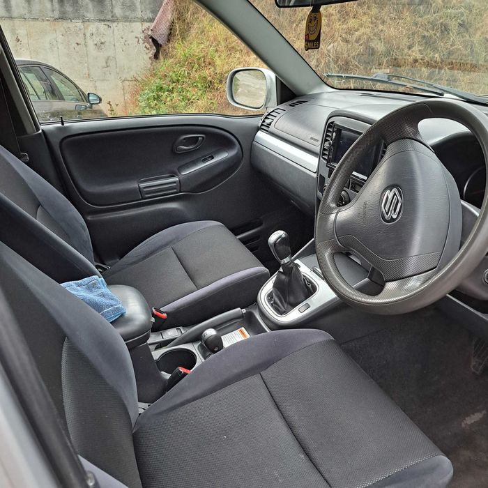 Suzuki grand vitara 128 к.с Бензин