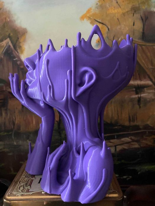 Разтапяща се жена - декоративна саксия/кашпа