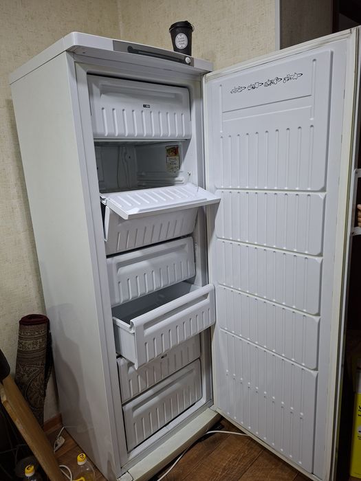 Продаю морозильную камеру