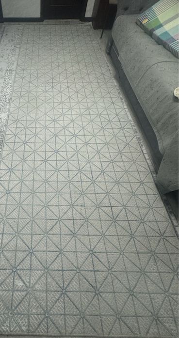 Ковер в хорошем состоянии