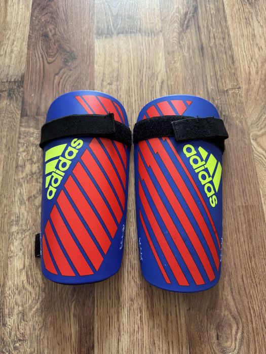 Футболни кори Adidas – сини/червени, много добро състояние