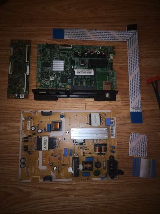 Televizor Samsung UE40J5100AW placa de baza