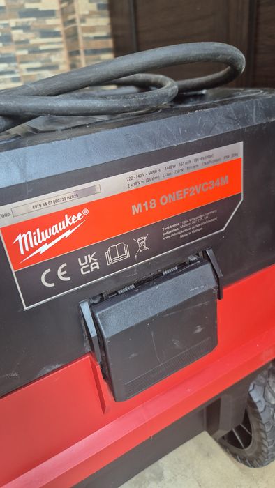 Прахосмукачка Milwaukee M18 ONEF2VC34M