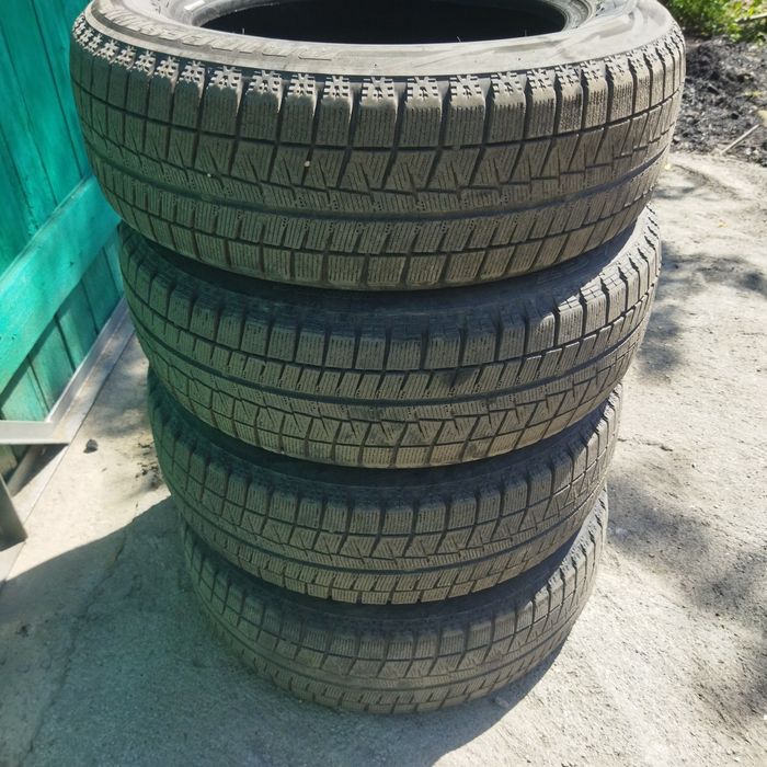 Bridgestone ice Blizzak 175/65/14 шины липучка