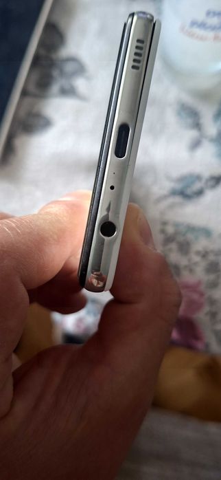 Телефон за продаване