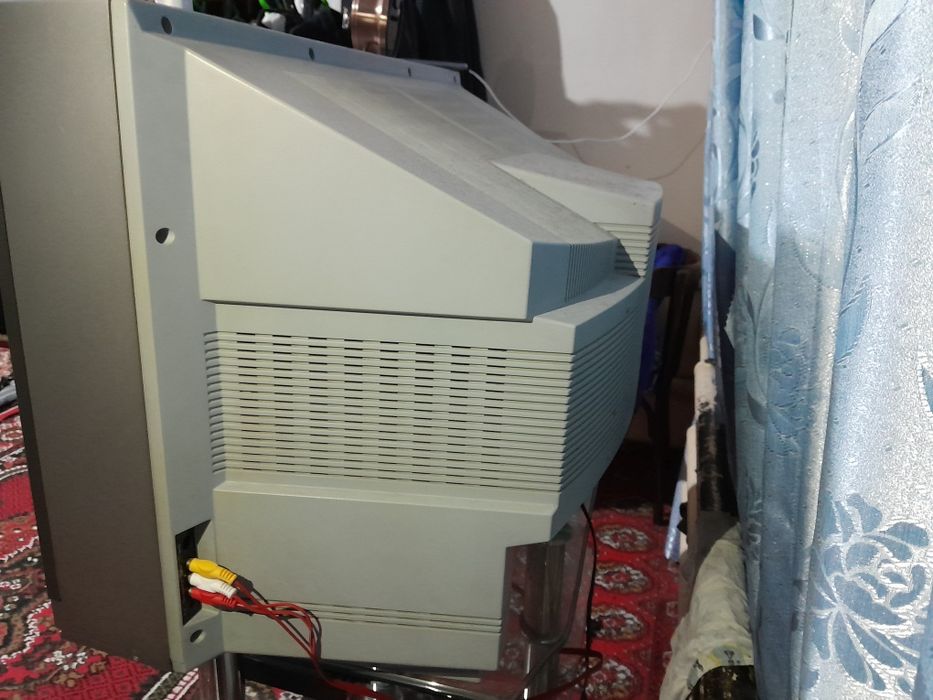 Televizor sotiladi SROCHNA!