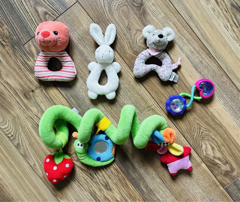 Jucarii zornaitoare bebelusi