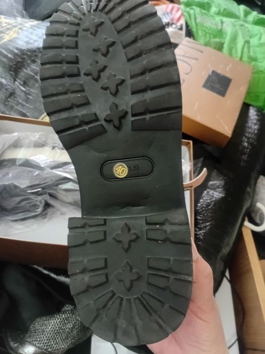 Пролам кожанеую обувь новую