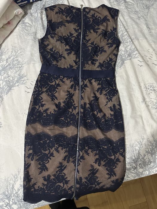 Продается платья, нарядные. Размер 48 .