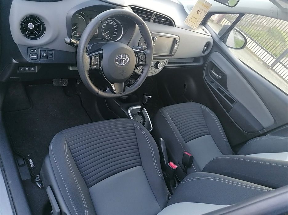 Toyota Yaris Hybrid 2019,automată,motor 1.5 benzină, consum foarte mic,cumpărată de nouă din țară.Carte service. Accept test reprezentanță