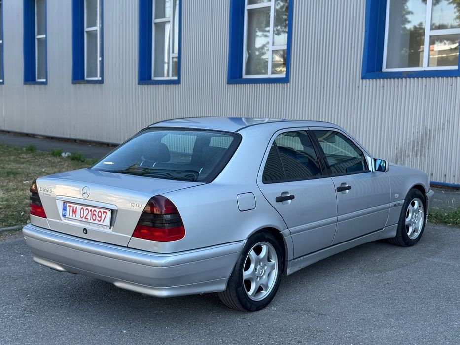 Mercedes C 220 CDI SPORT fara rugina (unic propietar )