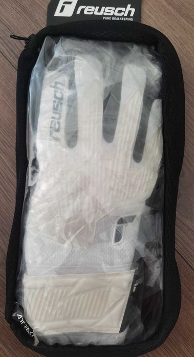 Вратарски ръкавици Reusch.Размер 9 и 10!