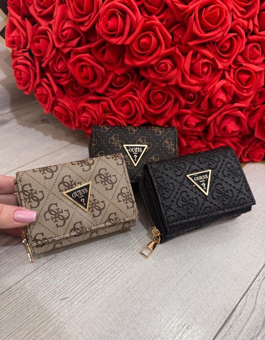 Дамски портмонета.