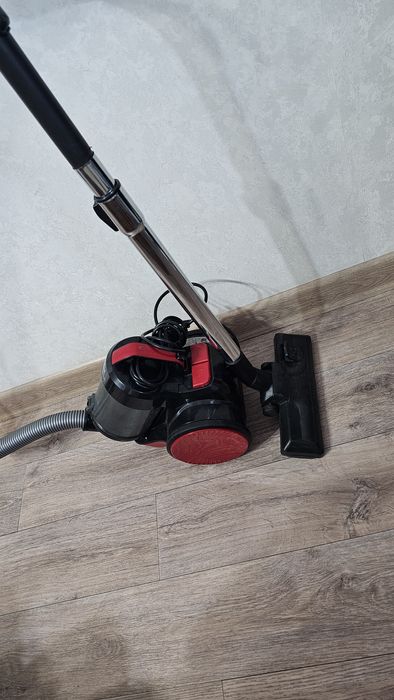 Продам  б/у пылесос.