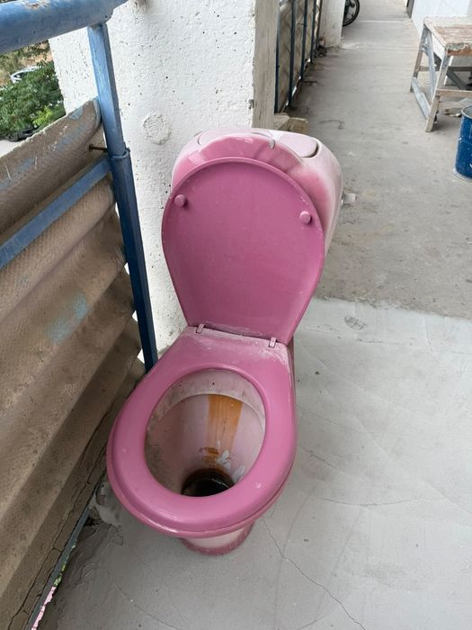 Унитаз целый рабочий