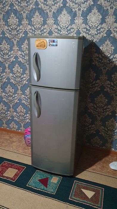 Холодильник продам LG