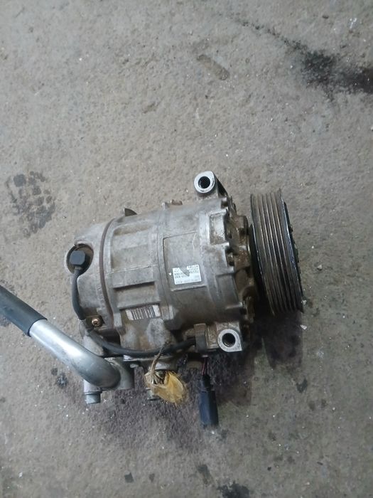 Комрпрессор ауди 3х летровый в рабочем состояние торг есть звоните
